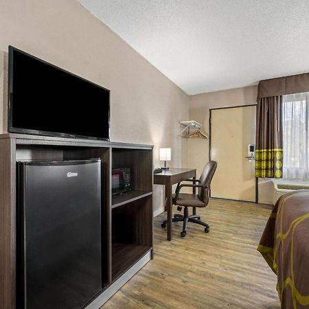 ซูเปอร์ 8 บาย วินด์แฮม แกรีส์เบิร์ก/โรอาโนก แรพิดส์ Hotel Garysburg ภายนอก รูปภาพ